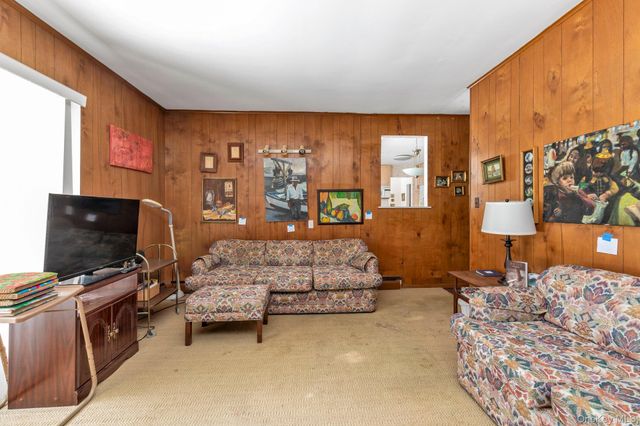 2538 Bradley Court, Merrick, NY 11566