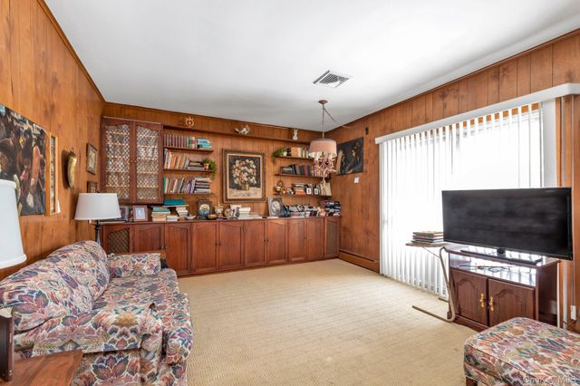 2538 Bradley Court, Merrick, NY 11566