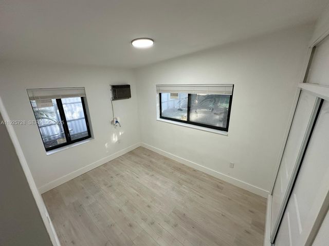 860 NW 171st St, Miami Gardens, FL 33169