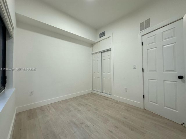 860 NW 171st St, Miami Gardens, FL 33169