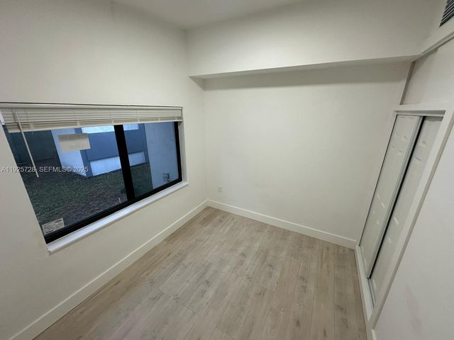 860 NW 171st St, Miami Gardens, FL 33169