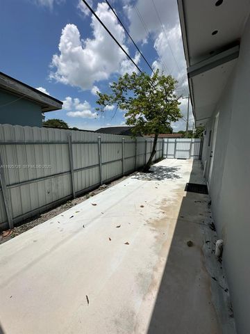 860 NW 171st St, Miami Gardens, FL 33169