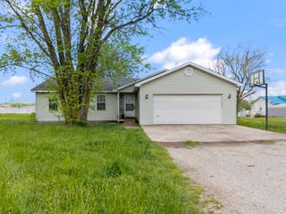 241 Elm Street, Washburn, MO 65772