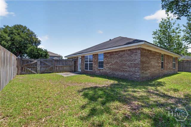233 Augusta Way, Hinesville, GA 31313