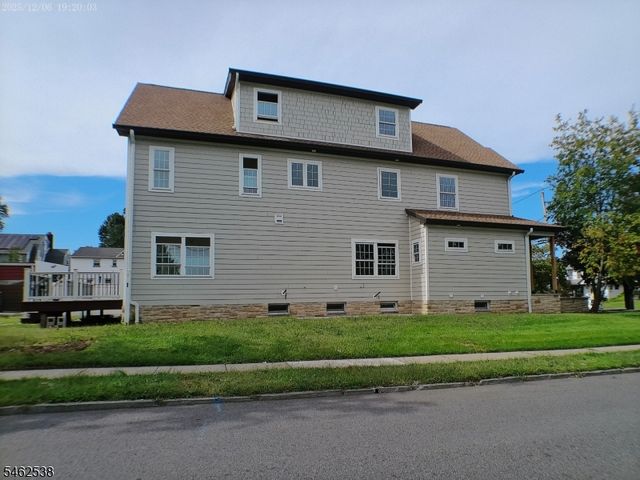 852 Park Ave, Elizabeth City, NJ 07208