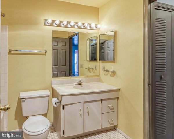 264 STEEPLECHASE CT, Woodbury, NJ 08096