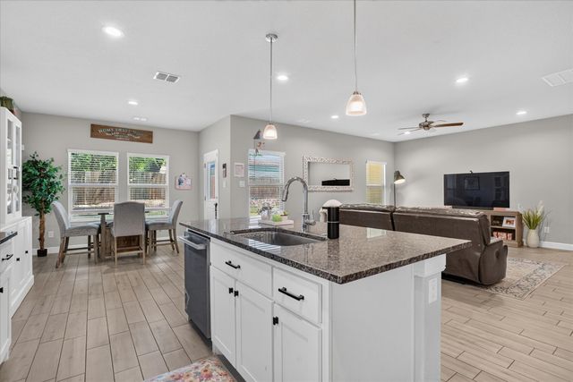 1425 Bennett Drive, Burleson, TX 76028