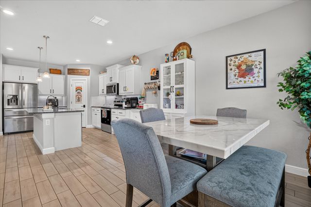 1425 Bennett Drive, Burleson, TX 76028