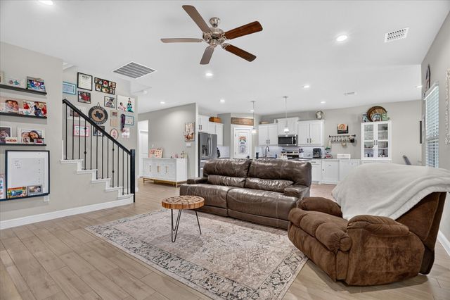 1425 Bennett Drive, Burleson, TX 76028
