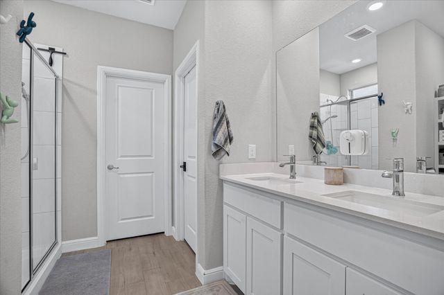 1425 Bennett Drive, Burleson, TX 76028