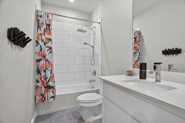 1425 Bennett Drive, Burleson, TX 76028