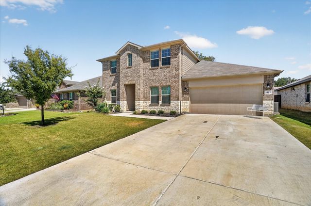 1425 Bennett Drive, Burleson, TX 76028