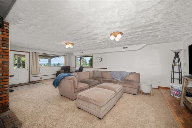 16220 N Dalton Rd, Spokane, WA 99208