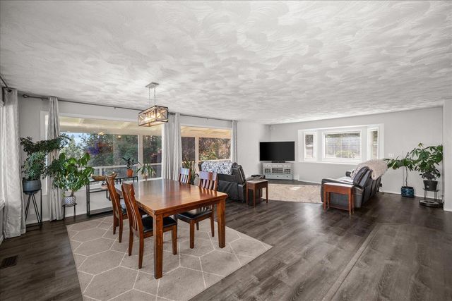 16220 N Dalton Rd, Spokane, WA 99208