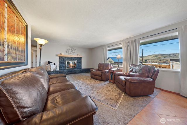 43 Crest Drive, Ephrata, WA 98823