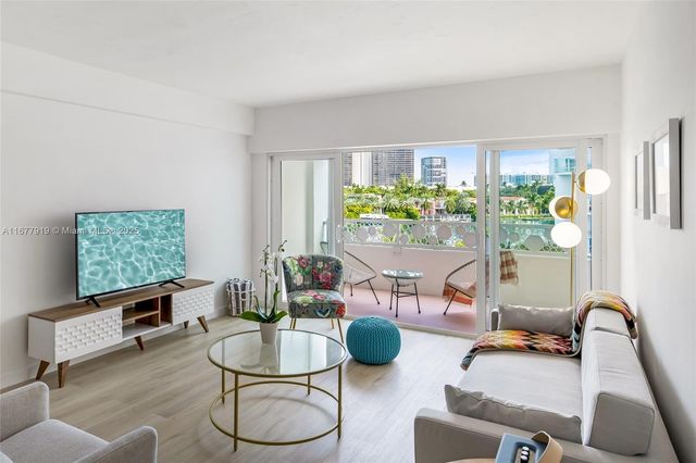 9881 E Bay Harbor Dr 302, Bay Harbor Islands, FL 33154