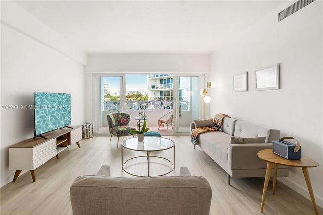 9881 E Bay Harbor Dr 302, Bay Harbor Islands, FL 33154