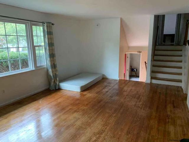 79 Devon Road, Bethlehem, NY 12054