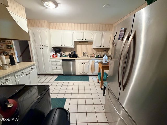 79 Devon Road, Bethlehem, NY 12054