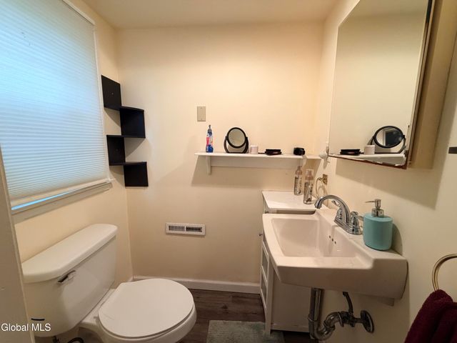 79 Devon Road, Bethlehem, NY 12054