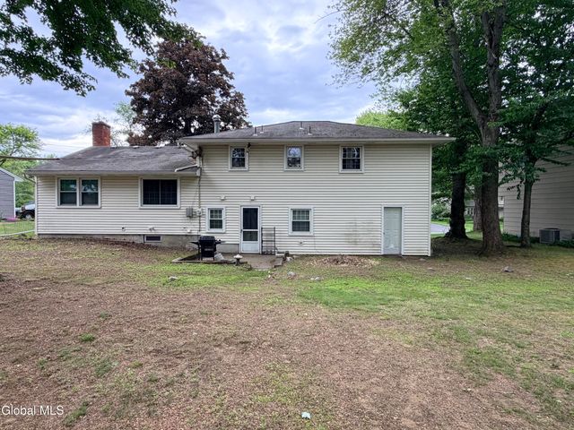 79 Devon Road, Bethlehem, NY 12054