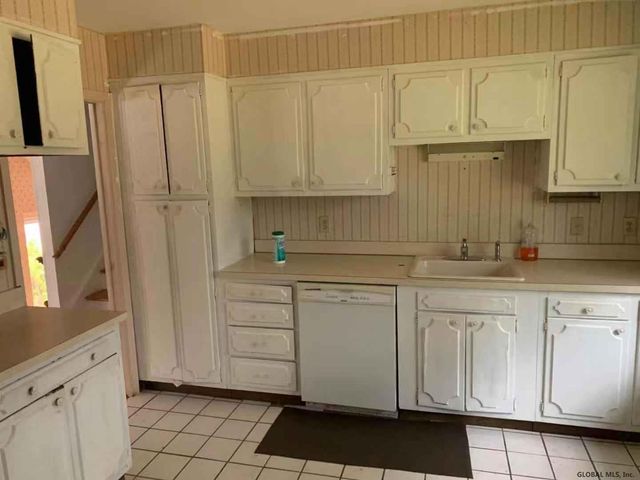 79 Devon Road, Bethlehem, NY 12054