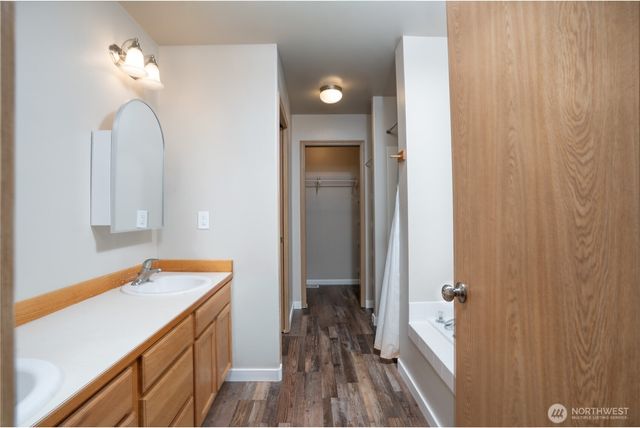 33110 27th Avenue E, Roy, WA 98580