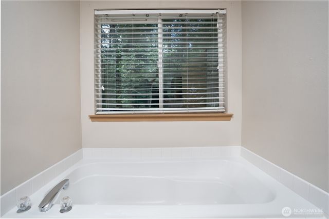 33110 27th Avenue E, Roy, WA 98580