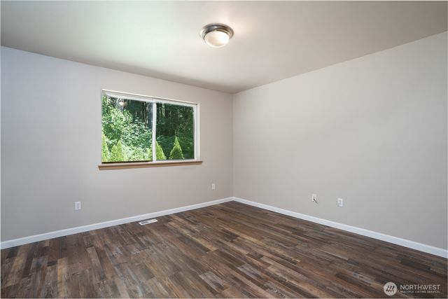33110 27th Avenue E, Roy, WA 98580