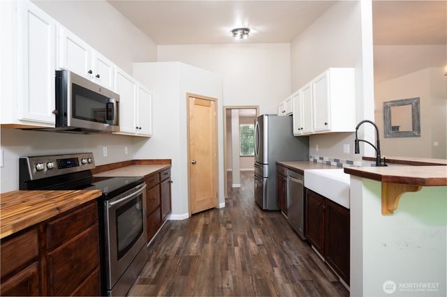 33110 27th Avenue E, Roy, WA 98580