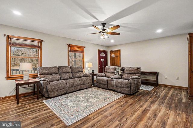8318 DIAMOND HILL RD, Warrenton, VA 20186