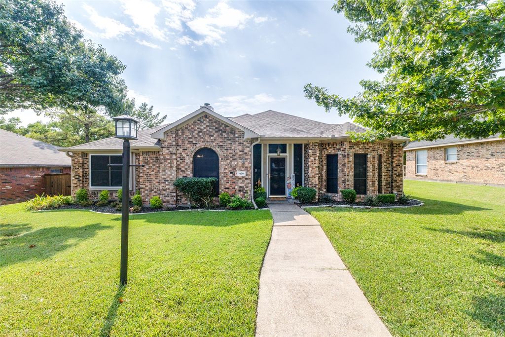 1904 Chippewa Trail, Mesquite, TX 75149