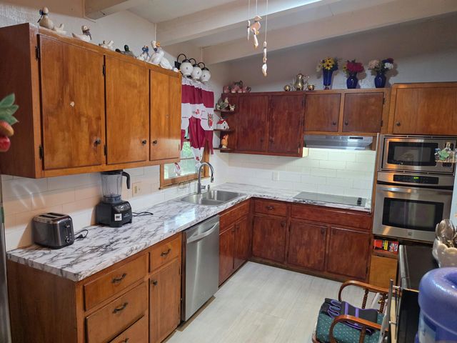 8316 E Morris St, Wichita, KS 67207