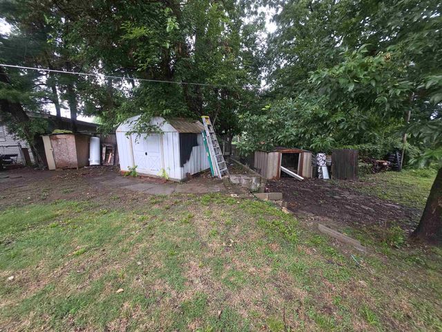 8316 E Morris St, Wichita, KS 67207