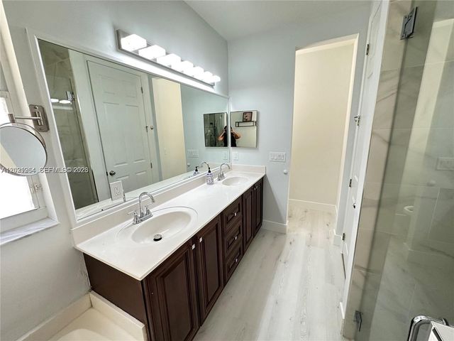 1261 Hayes St, Hollywood, FL 33019