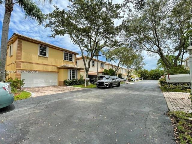 1261 Hayes St, Hollywood, FL 33019