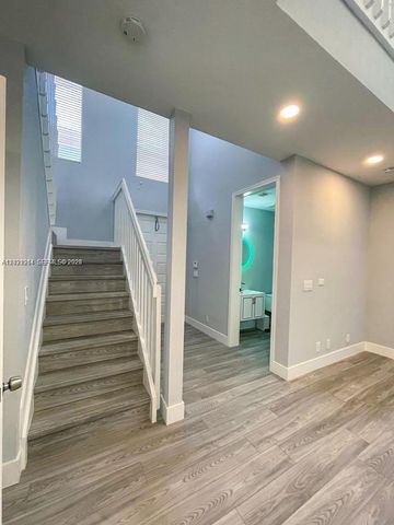 1261 Hayes St, Hollywood, FL 33019