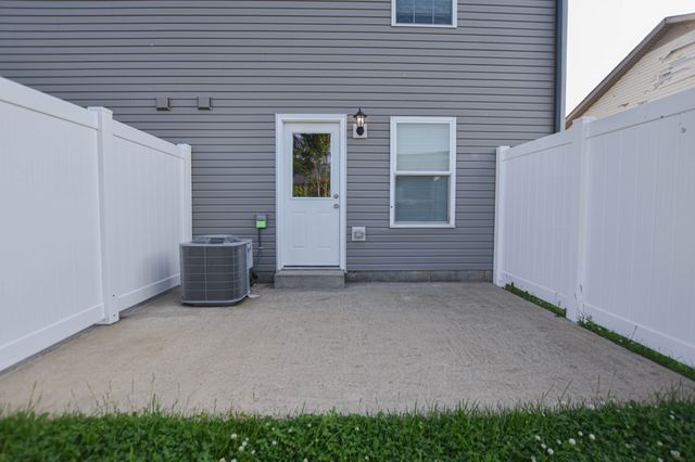 1030 W Creek Coyote Trl Apt A, Clarksville, TN 37042
