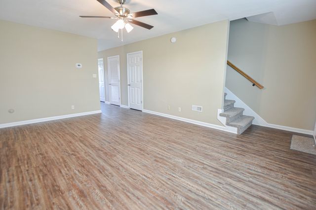 1030 W Creek Coyote Trl Apt A, Clarksville, TN 37042