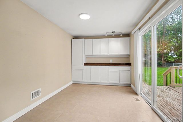 2566 Lee Avenue, Shelby Charter Township, MI 48317