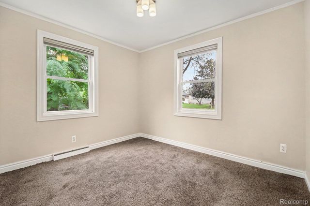 2566 Lee Avenue, Shelby Charter Township, MI 48317