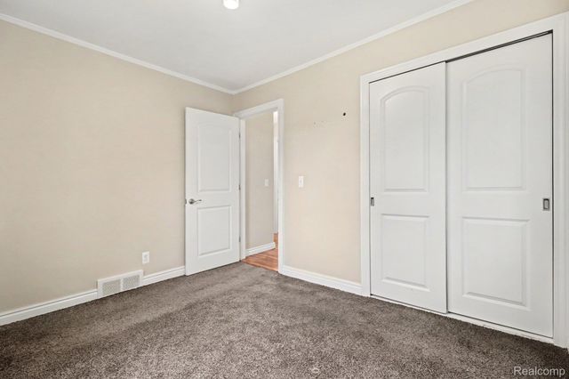2566 Lee Avenue, Shelby Charter Township, MI 48317