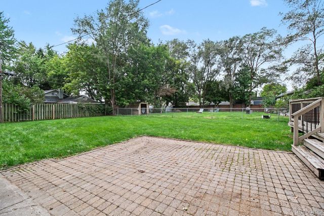 2566 Lee Avenue, Shelby Charter Township, MI 48317