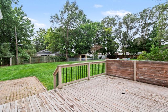 2566 Lee Avenue, Shelby Charter Township, MI 48317