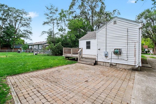2566 Lee Avenue, Shelby Charter Township, MI 48317