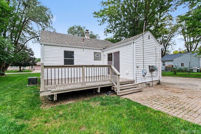 2566 Lee Avenue, Shelby Charter Township, MI 48317
