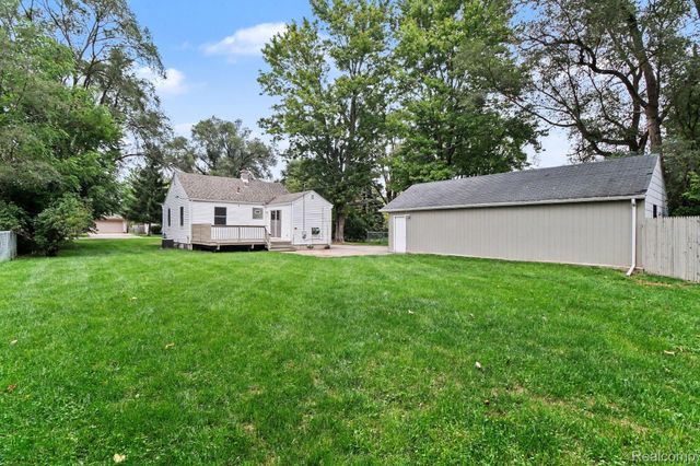 2566 Lee Avenue, Shelby Charter Township, MI 48317