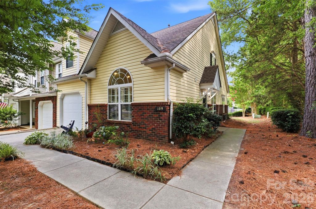 109 Prescott Street, Matthews, NC 28104