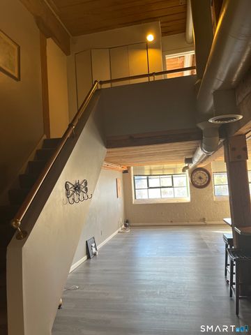 68 Thermos Avenue 212B, Norwich, CT 06360