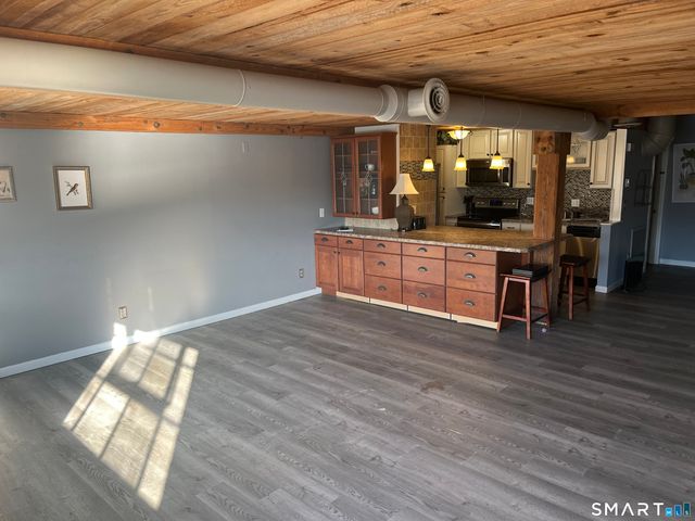 68 Thermos Avenue 212B, Norwich, CT 06360